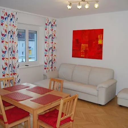 Super Gunstige 72 M² Wohnung, 3 *
