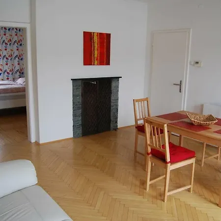 Super Gunstige 72 M² Wohnung, 3 *